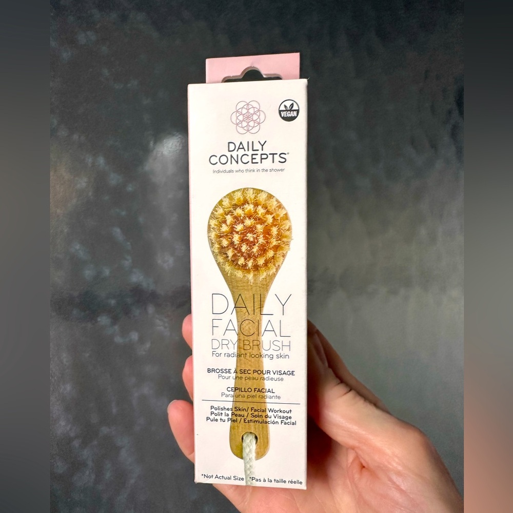 NIB Daily Concepts Facial Dry Brush